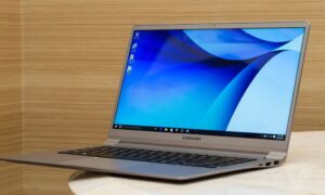 Samsung Notebook Ekranı Kırıldı