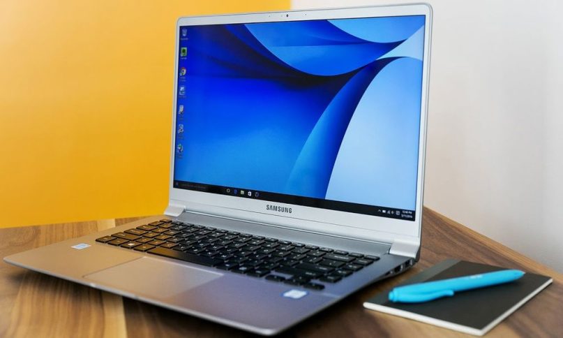 Samsung Laptop Ekran Değişimi