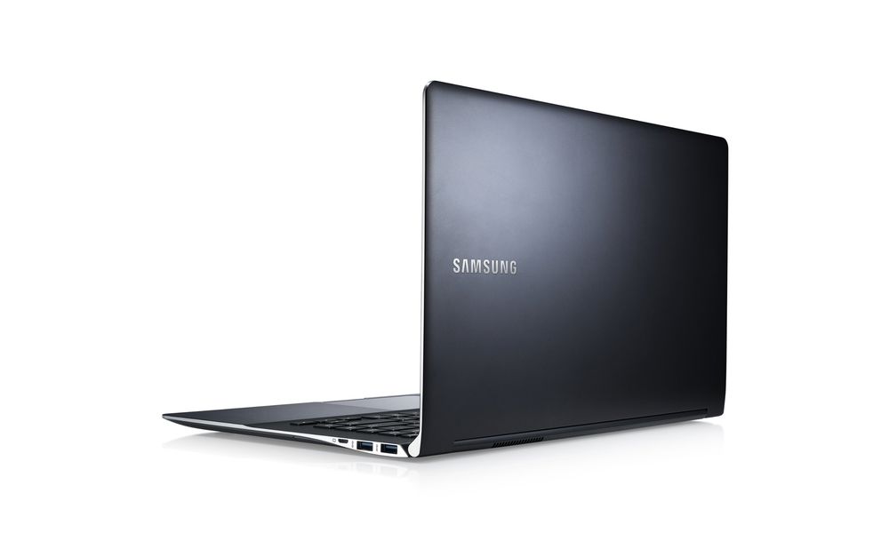 Samsung Laptop Ekran Değişimi